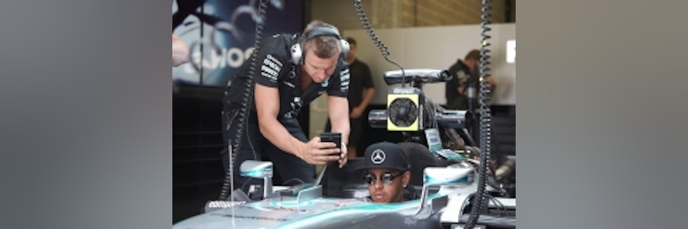 MERCEDES AMG PETRONAS gewinnt zum zweiten Mal FIA Formel 1 Konstrukteursweltmei