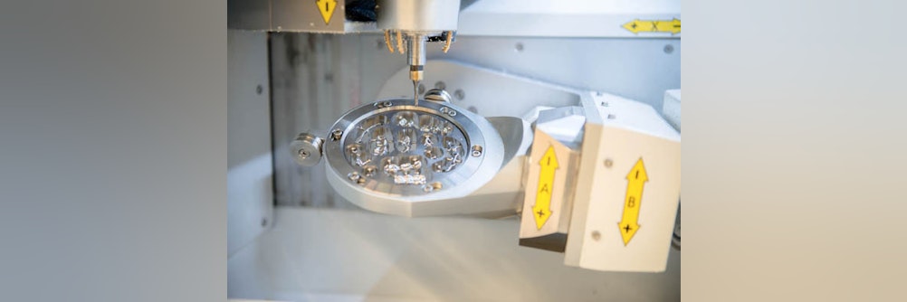 AMF Nullpunktspannsysteme ermöglichen Automatisierung bei Implantatefertigung