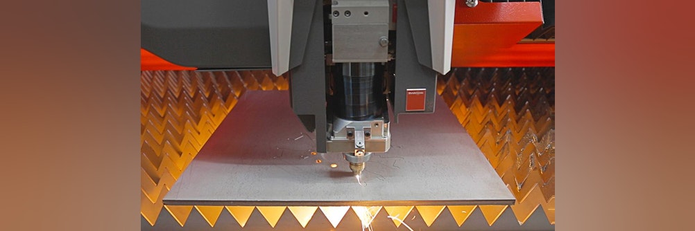 Neue Massstäbe setzen: Faserlaser-Schneiden mit 12 Kilowatt