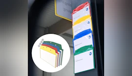 Visuelle Organisation: Sichttaschen in verschiedenen Farben zur Ordnung nutzen